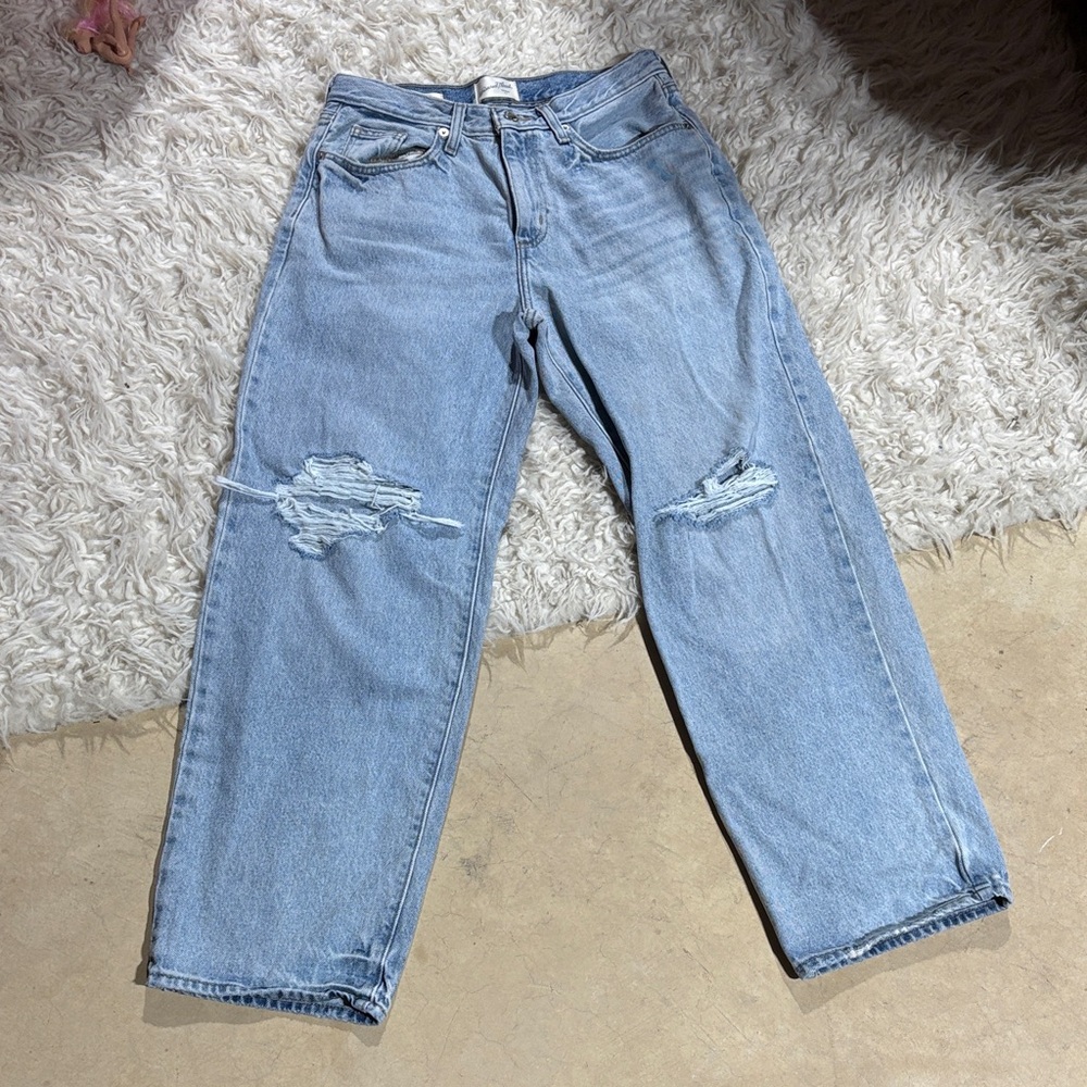 Universal Thread 90s Baggy  Light Blue Distressed Jeans